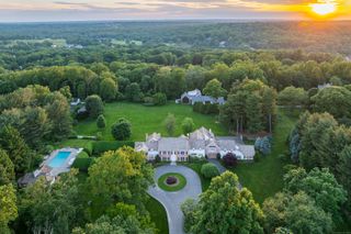 865 Hollow Tree Ridge Road, Darien, CT 06820
