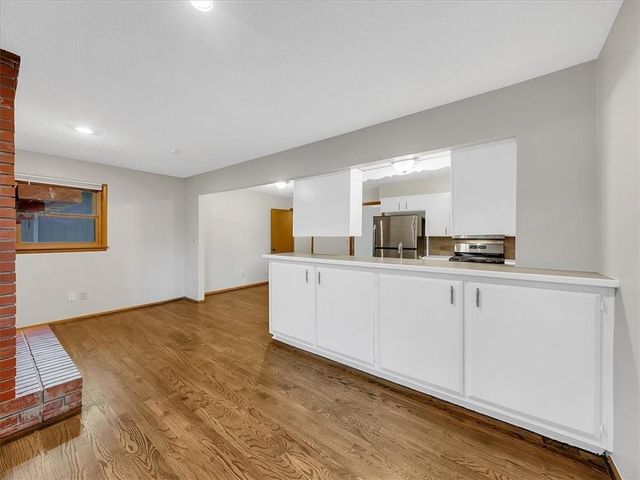 8012 NW Cadwallader Road, Kansas City, MO 64151