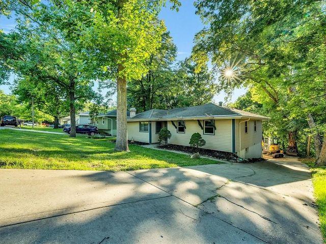 8012 NW Cadwallader Road, Kansas City, MO 64151
