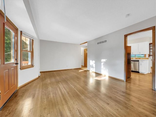 8012 NW Cadwallader Road, Kansas City, MO 64151