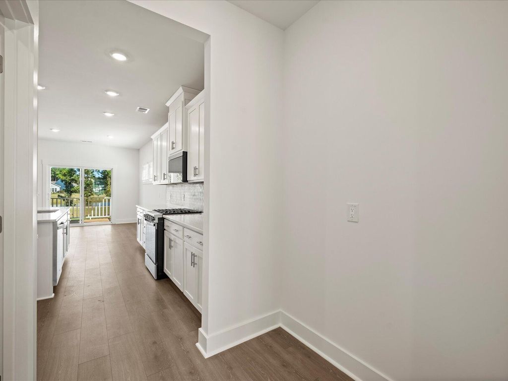 Image 10 of property listing at 364 Calm Water Way, Summerville, SC 29486