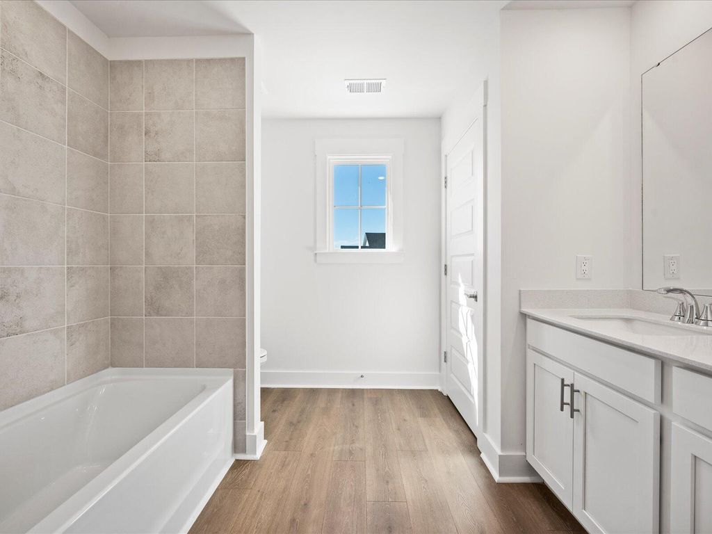 Image 16 of property listing at 364 Calm Water Way, Summerville, SC 29486