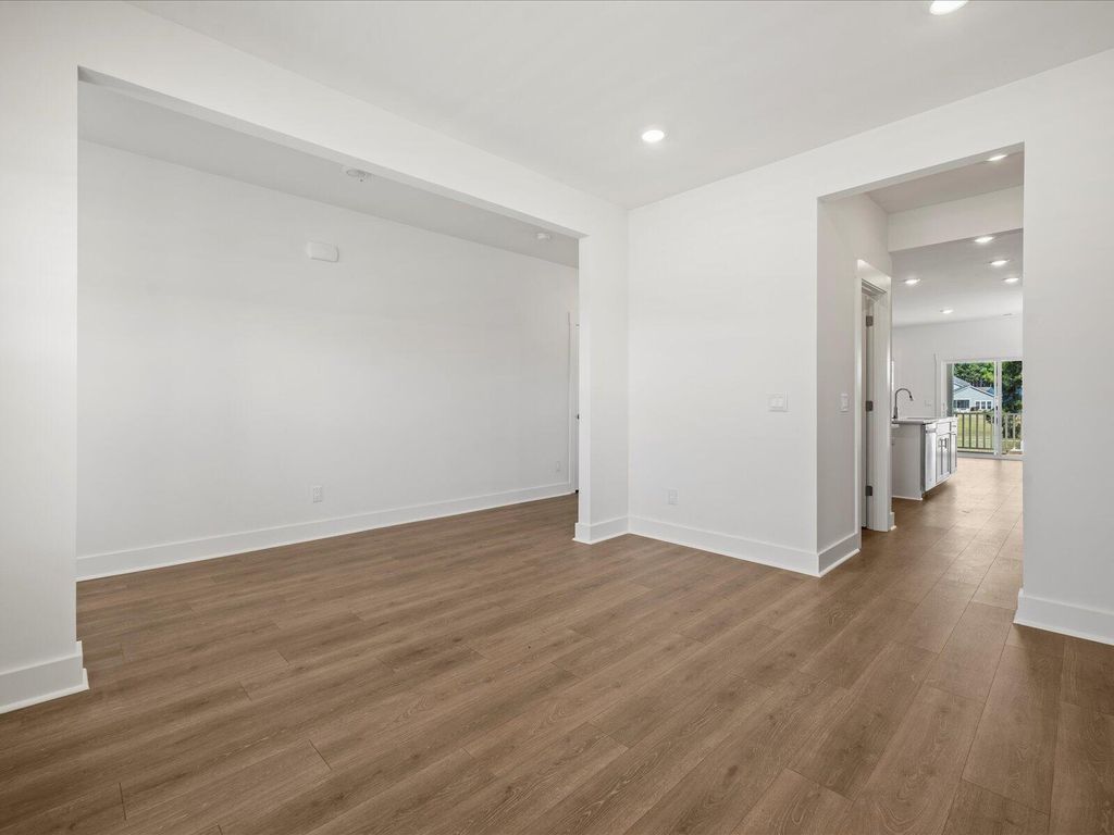 Image 3 of property listing at 364 Calm Water Way, Summerville, SC 29486