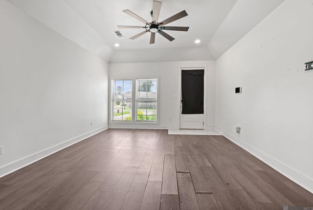 7645 Kristene Ave, Zachary, LA 70791