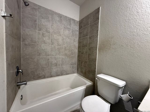 2402 PINK PEARL DR, San Antonio, TX 78224