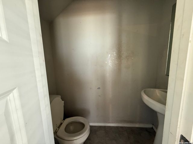 2402 PINK PEARL DR, San Antonio, TX 78224