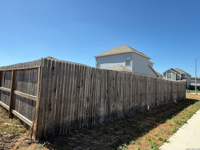 2402 PINK PEARL DR, San Antonio, TX 78224