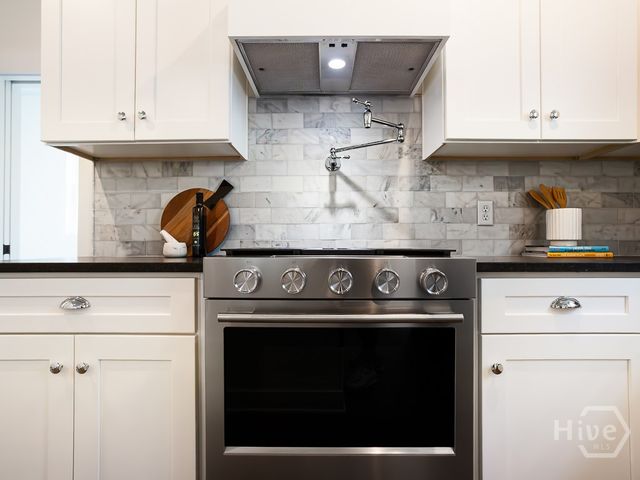809 E 36th Street, Savannah, GA 31401