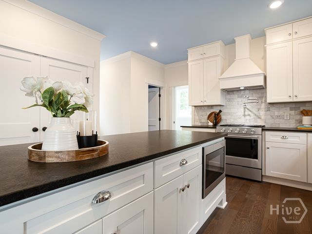 809 E 36th Street, Savannah, GA 31401