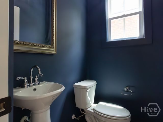 809 E 36th Street, Savannah, GA 31401