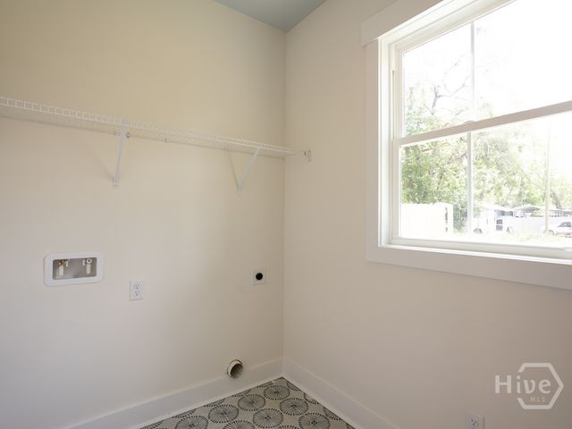 809 E 36th Street, Savannah, GA 31401