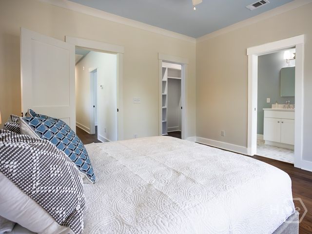 809 E 36th Street, Savannah, GA 31401