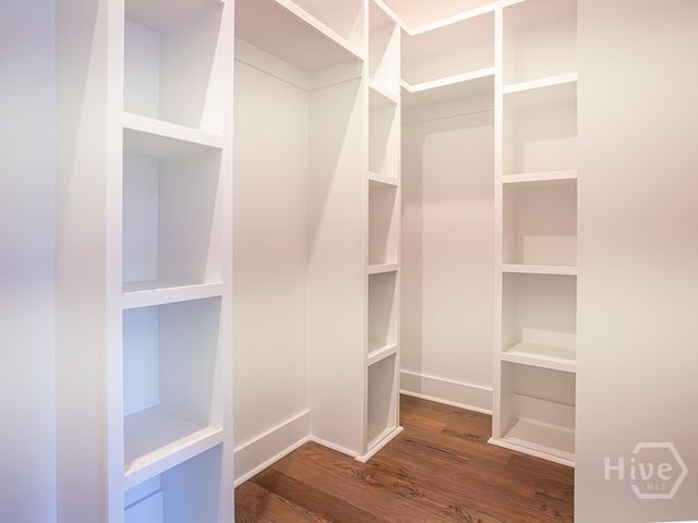 809 E 36th Street, Savannah, GA 31401