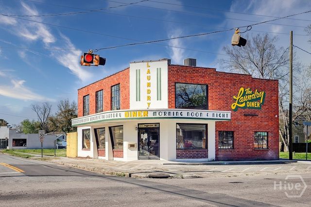 809 E 36th Street, Savannah, GA 31401