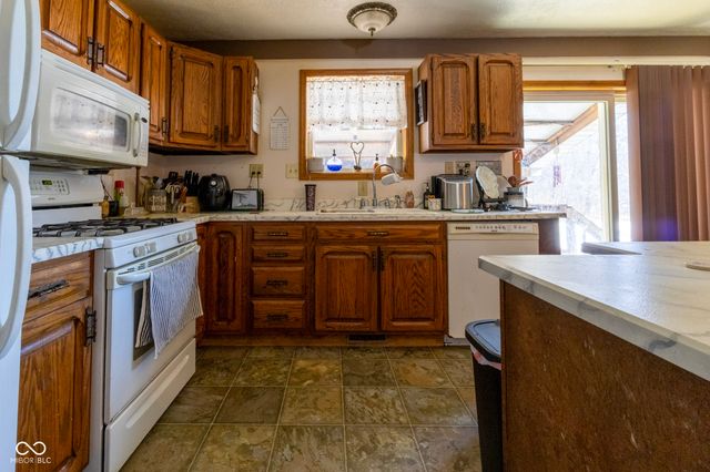 9513 S County Road 100 W, Westport, IN 47283