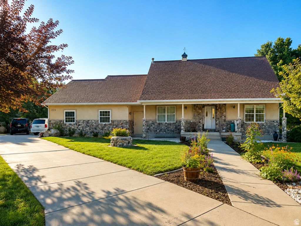 3222 W MCKAYLEE CIR, South Jordan, UT 84095 — exterior