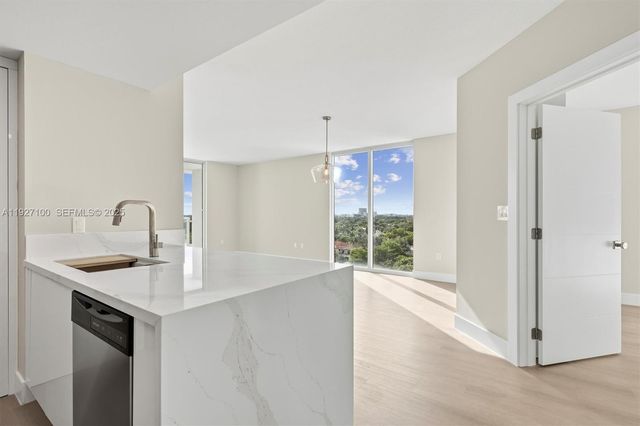 1401 SW 22nd St 1001, Miami, FL 33145