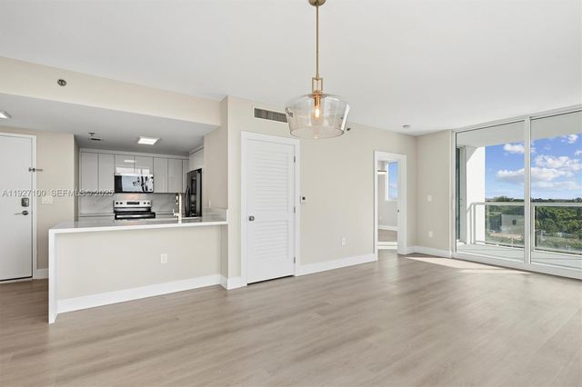 1401 SW 22nd St 1001, Miami, FL 33145