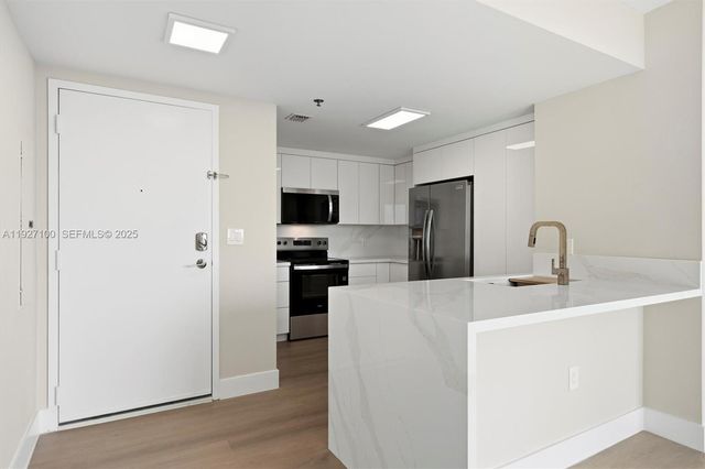 1401 SW 22nd St 1001, Miami, FL 33145