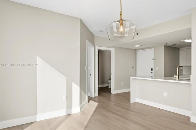 1401 SW 22nd St 1001, Miami, FL 33145