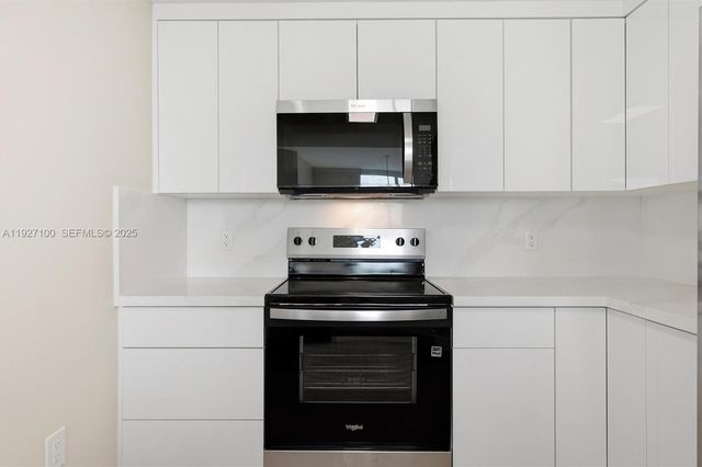 1401 SW 22nd St 1001, Miami, FL 33145