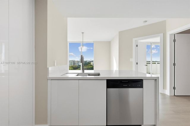 1401 SW 22nd St 1001, Miami, FL 33145