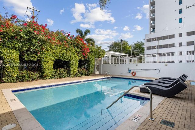 1401 SW 22nd St 1001, Miami, FL 33145