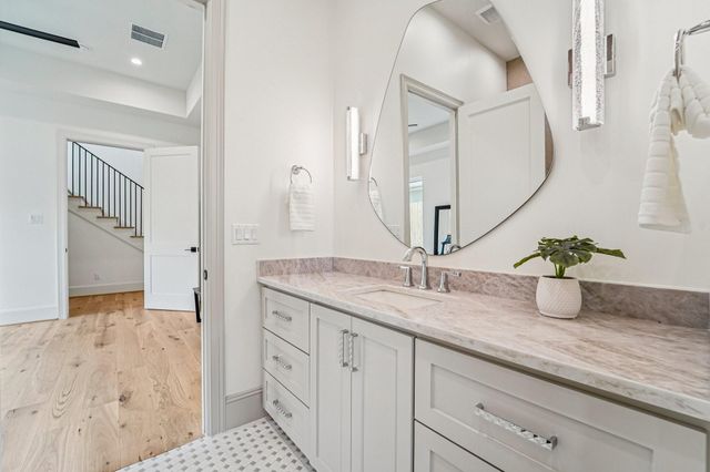 1306 Curtin Street, Houston, TX 77018