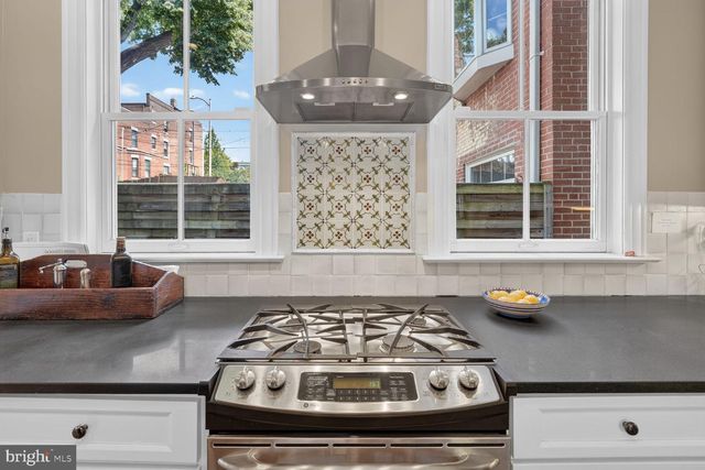 138 D ST SE, Washington, DC 20003