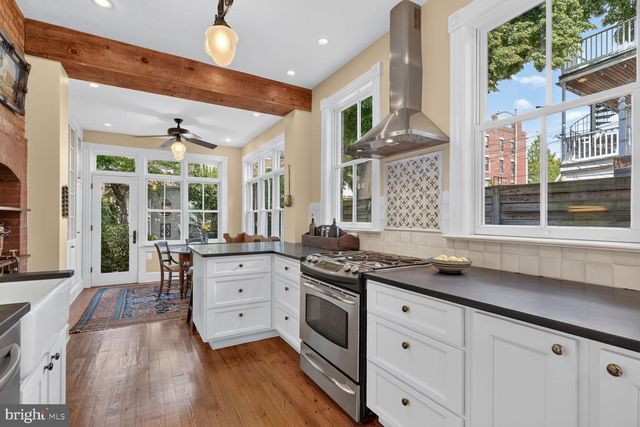 138 D ST SE, Washington, DC 20003