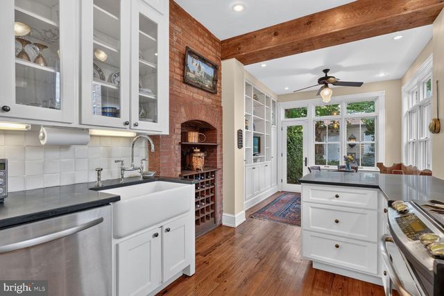 138 D ST SE, Washington, DC 20003