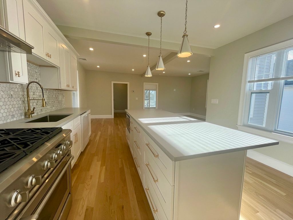 1166 Fellsway 2, Malden, MA 02148