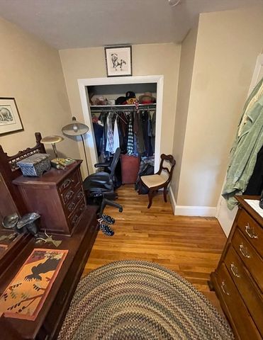 221 Newbury St. 4R, Boston, MA 02116