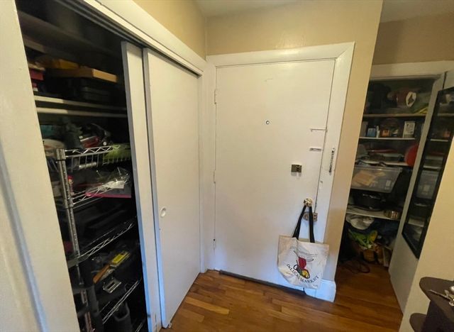221 Newbury St. 4R, Boston, MA 02116