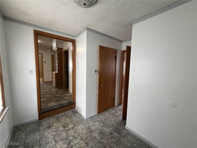 369 6th Street, Campbell, OH 44405