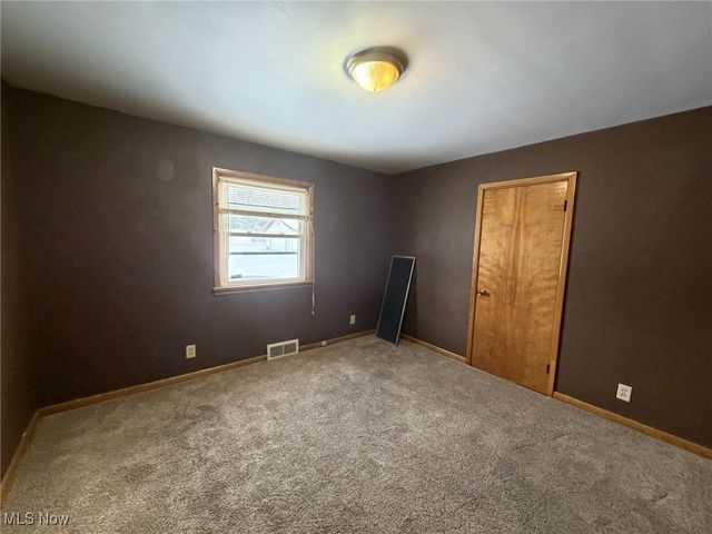 369 6th Street, Campbell, OH 44405