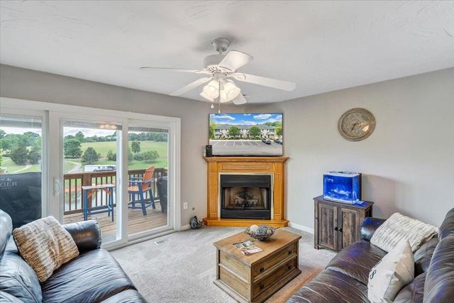 345 Cambridge CT A4, Hardy, VA 24101