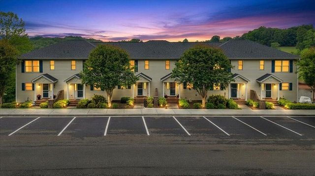 345 Cambridge CT A4, Hardy, VA 24101