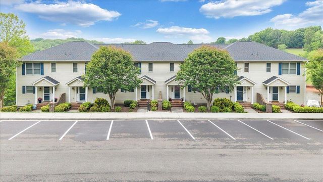 345 Cambridge CT A4, Hardy, VA 24101
