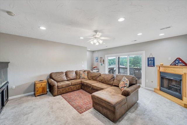 345 Cambridge CT A4, Hardy, VA 24101