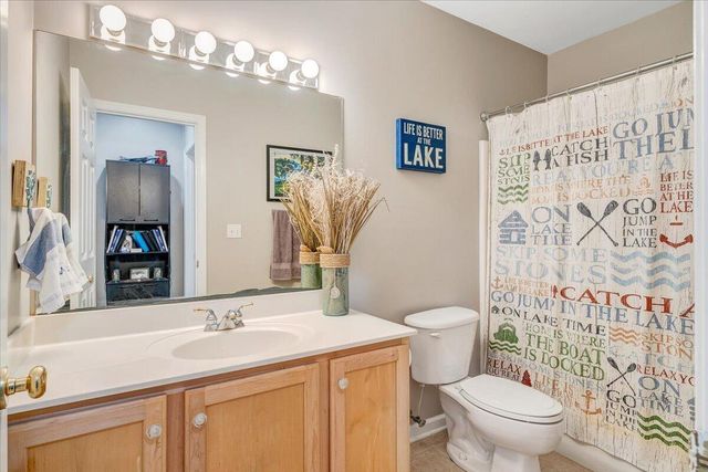 345 Cambridge CT A4, Hardy, VA 24101