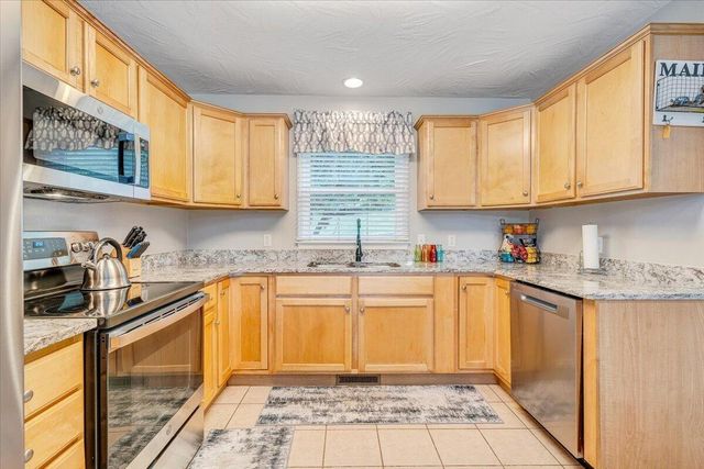 345 Cambridge CT A4, Hardy, VA 24101