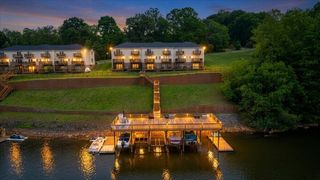 345 Cambridge CT A4, Hardy, VA 24101