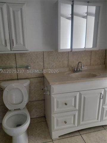 5495 NW 10th Ct 304, Plantation, FL 33313