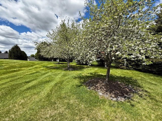 W8710 Birdie Lane, Beaver Dam, WI 53916