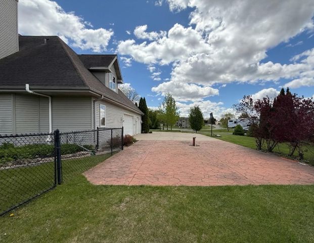 W8710 Birdie Lane, Beaver Dam, WI 53916