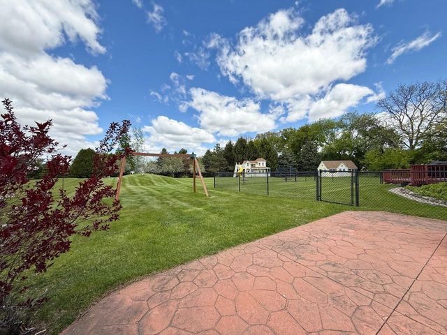 W8710 Birdie Lane, Beaver Dam, WI 53916