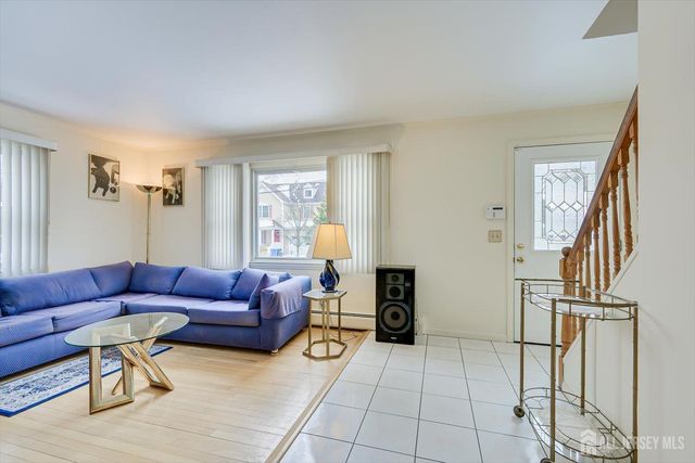 32 Sheridan Avenue, Metuchen, NJ 08840