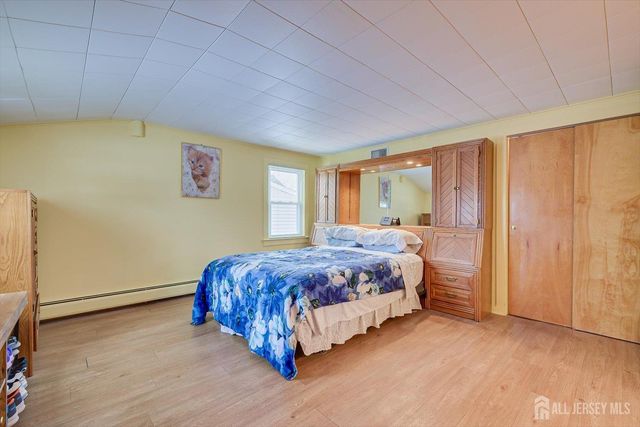 32 Sheridan Avenue, Metuchen, NJ 08840