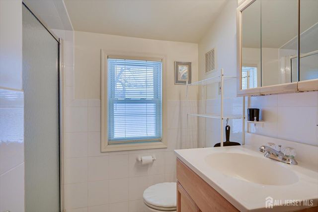 32 Sheridan Avenue, Metuchen, NJ 08840